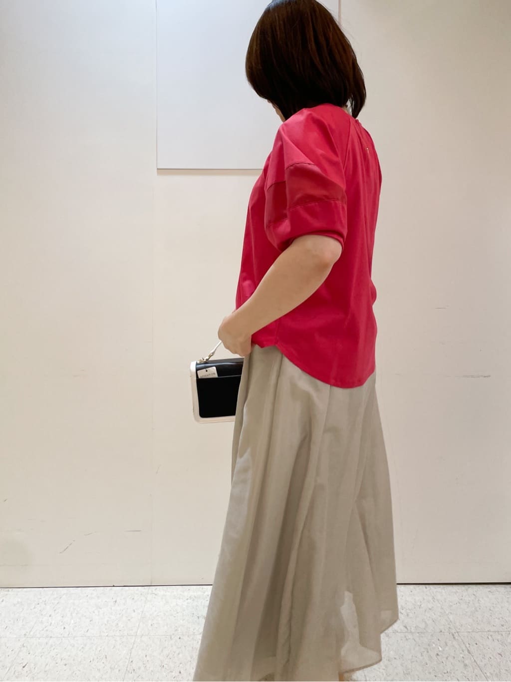 めいさんの「Reflect｜◆【マシンウォッシュ可】キレイめラグランスリーブジャージ」を使ったコーディネート