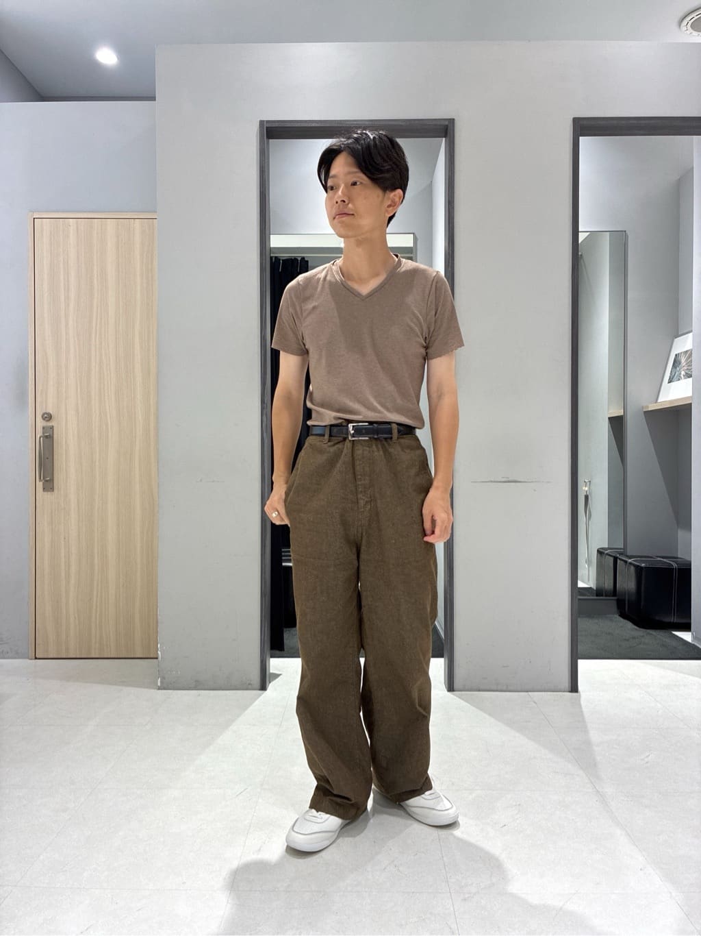わいずみさんの「TAKEO KIKUCHI｜【抗菌防臭／5サイズ展開】ハイゲージポンチ Tシャツ」を使ったコーディネート