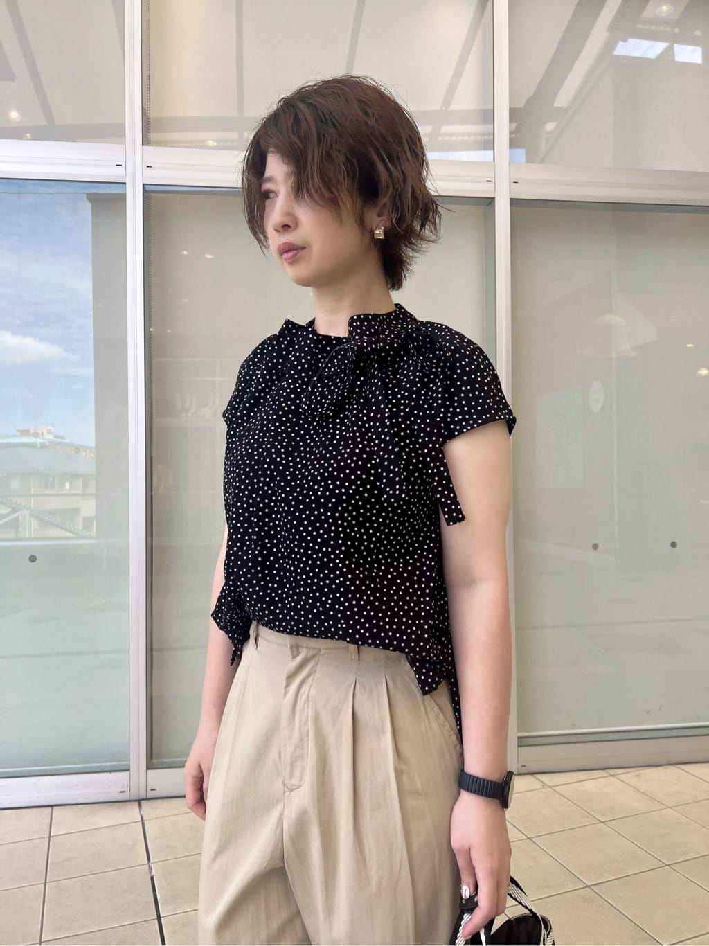 yo-koさんの「OPAQUE.CLIP｜ラッピングボウタイドットブラウス【洗濯機洗い可】」を使ったコーディネート
