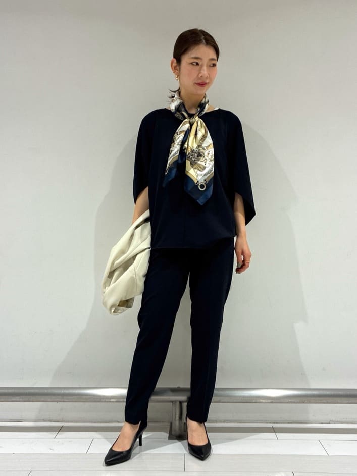 Rinさんの「UNTITLED｜◆【セットアップ可/接触冷感/イージーケア/体型カバー】リラクミスト モモンガブラウス」を使ったコーディネート