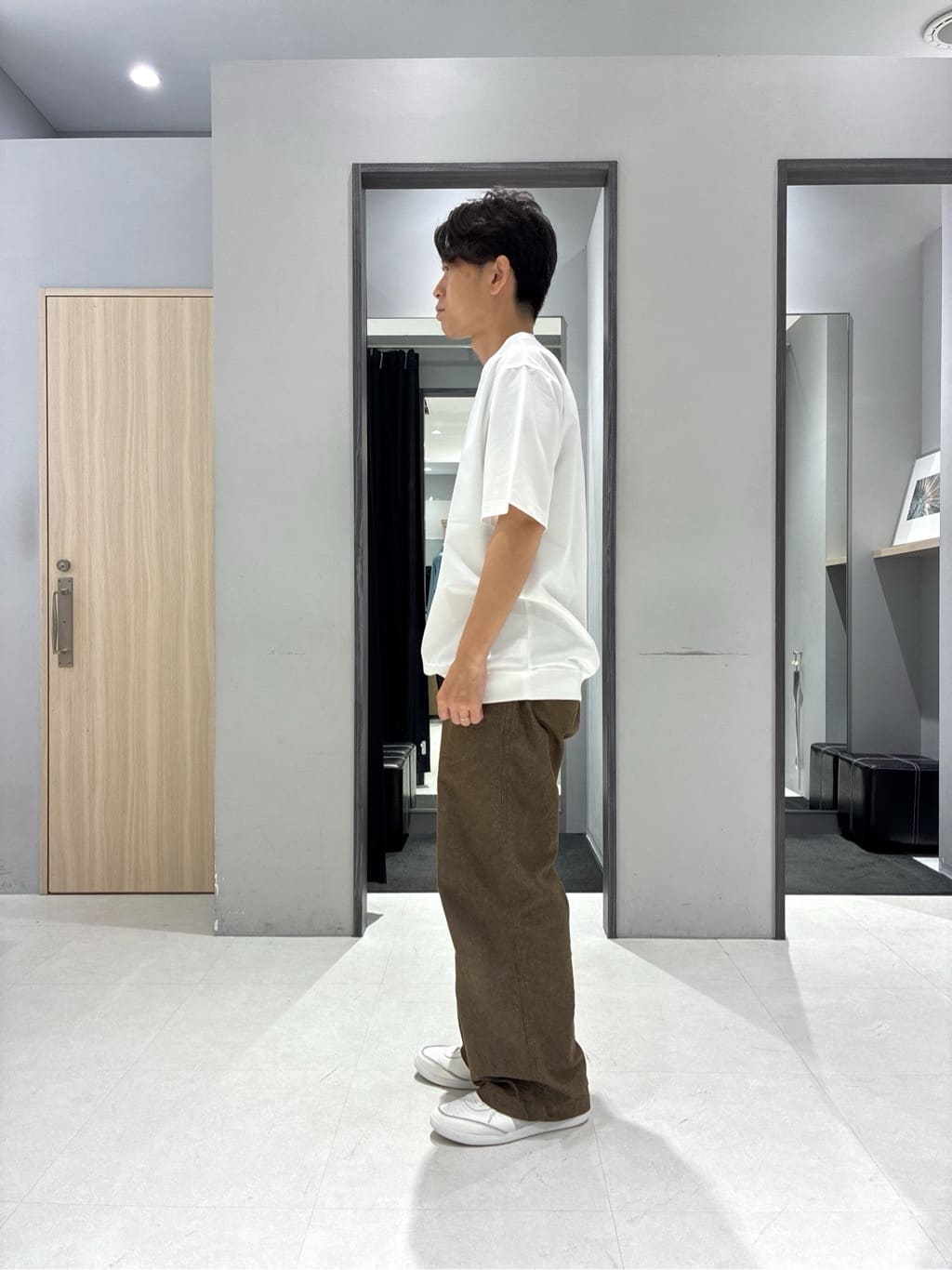 わいずみさんの「TAKEO KIKUCHI｜【抗菌防臭／5サイズ展開】ハイゲージポンチ Tシャツ」を使ったコーディネート