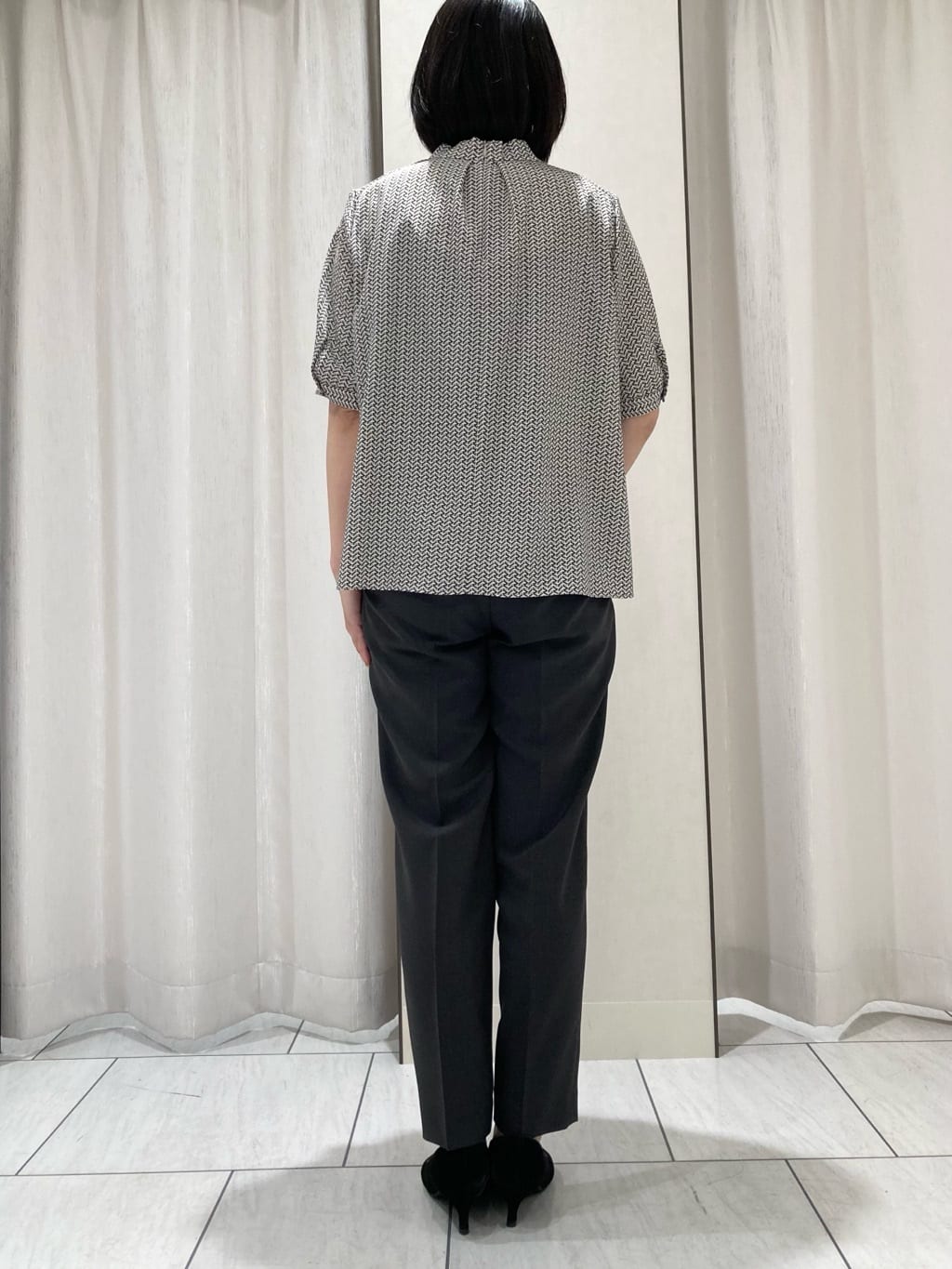 わたなべさんの「UNTITLED｜【通勤/オフィス】ジオメ柄ボウタイブラウス」を使ったコーディネート