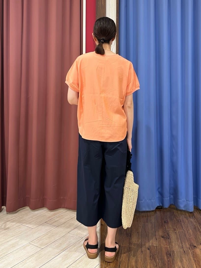 muさんの「SHOO･LA･RUE｜【ひんやり/洗濯後しわになりにくい】リブ切り替えドルマンブラウス」を使ったコーディネート