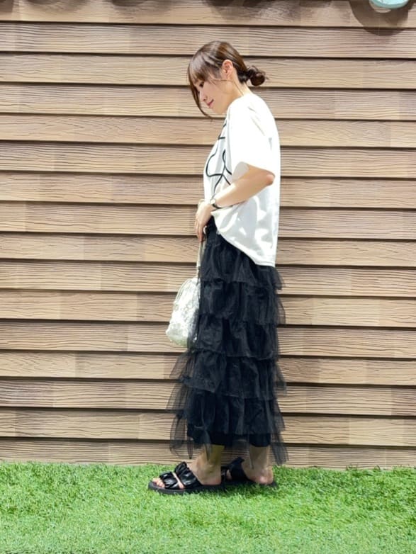 himiさんの「SHOO･LA･RUE｜【S-LL】コーデの主役になる コード刺繍デザインＴシャツ」を使ったコーディネート