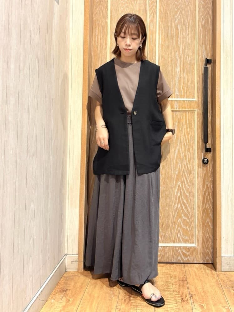 meiさんの「SHOO･LA･RUE｜【S-LL】夏のレイヤードコーデに さらりと着られるメッシュジレ」を使ったコーディネート