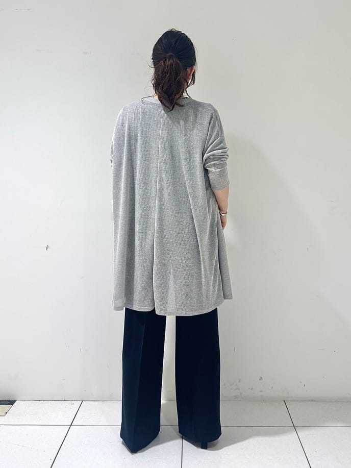 そんさんの「INDIVI｜【洗える／シアーストライプ】ロング丈着流しカーディガン」を使ったコーディネート