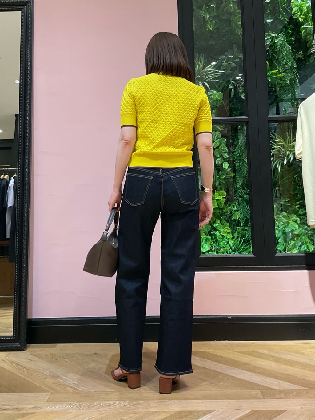 maruさんの「DRESSTERIOR｜【6色展開/オンオフ】レース編みハーフスリーブニット」を使ったコーディネート