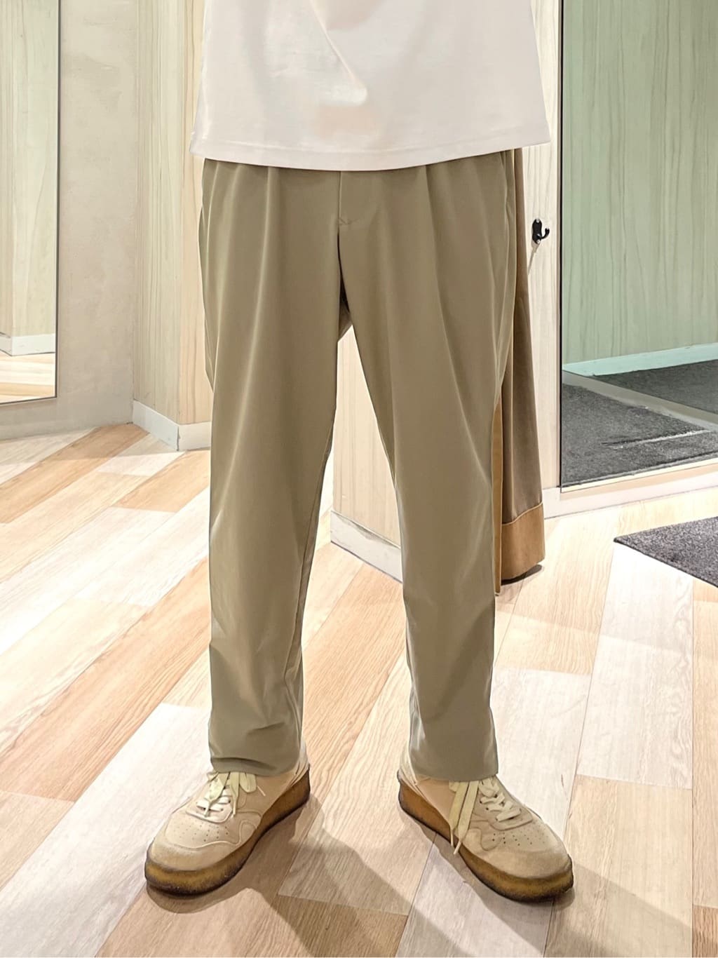 URAさんの「TAKEO KIKUCHI｜【COOL CITY WEAR】エアートール オープンカラーシャツ /接触冷感・通気性」を使ったコーディネート