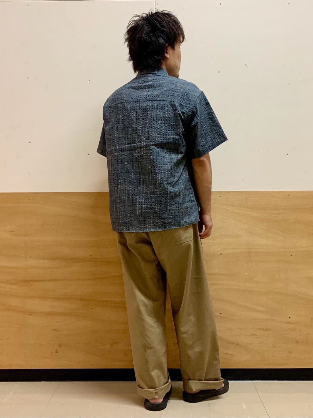 MATUさんの「THE SHOP TK｜シアサッカーチェックシャツ 【洗濯機OK】」を使ったコーディネート