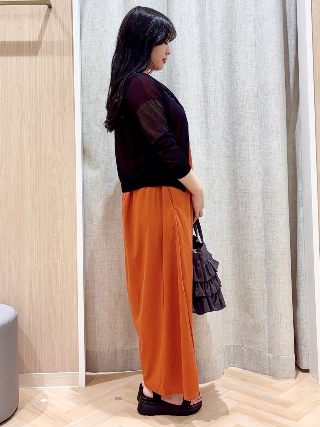 minamiさんの「grove｜【雑誌掲載】洗えるシアーカーディガン」を使ったコーディネート