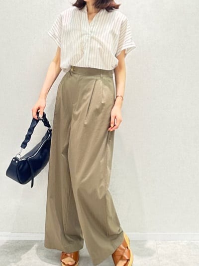 Miwaさんの「UNTITLED｜【洗える/スキッパー】フレンチスリーブシアーブラウス」を使ったコーディネート