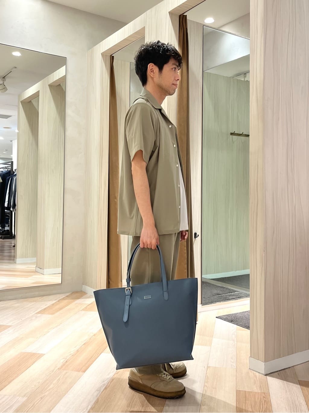 URAさんの「TAKEO KIKUCHI｜【COOL CITY WEAR】エアートール オープンカラーシャツ /接触冷感・通気性」を使ったコーディネート