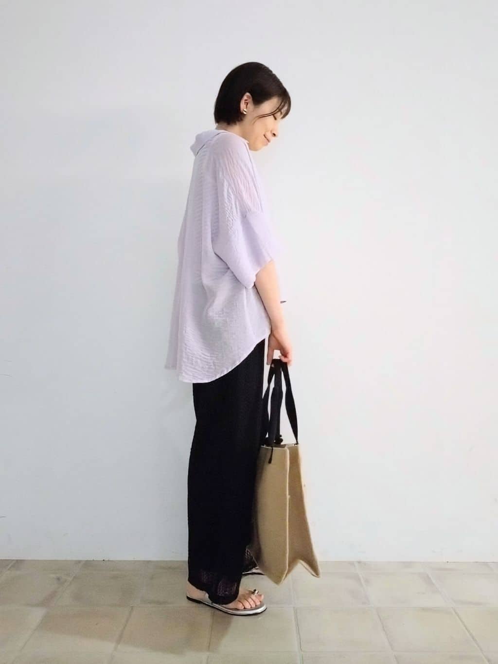 miomioさんの「SHOO･LA･RUE｜ゆるっと感がこなれ見え ワッシャーシアー半袖シャツ」を使ったコーディネート