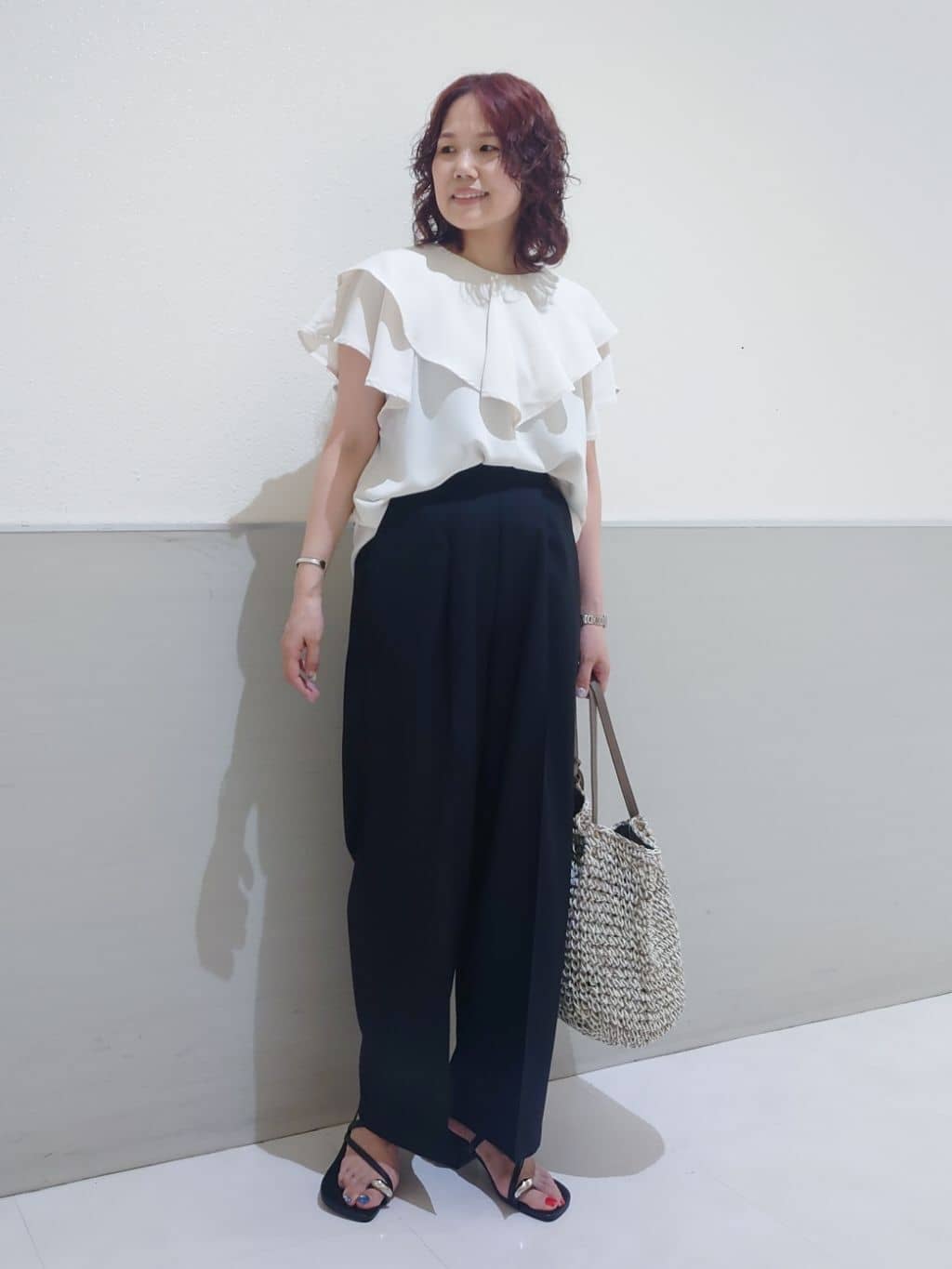 maruさんの「THE SHOP TK｜【ONOFF活躍】フリルデザインブラウス/セットアップ可」を使ったコーディネート