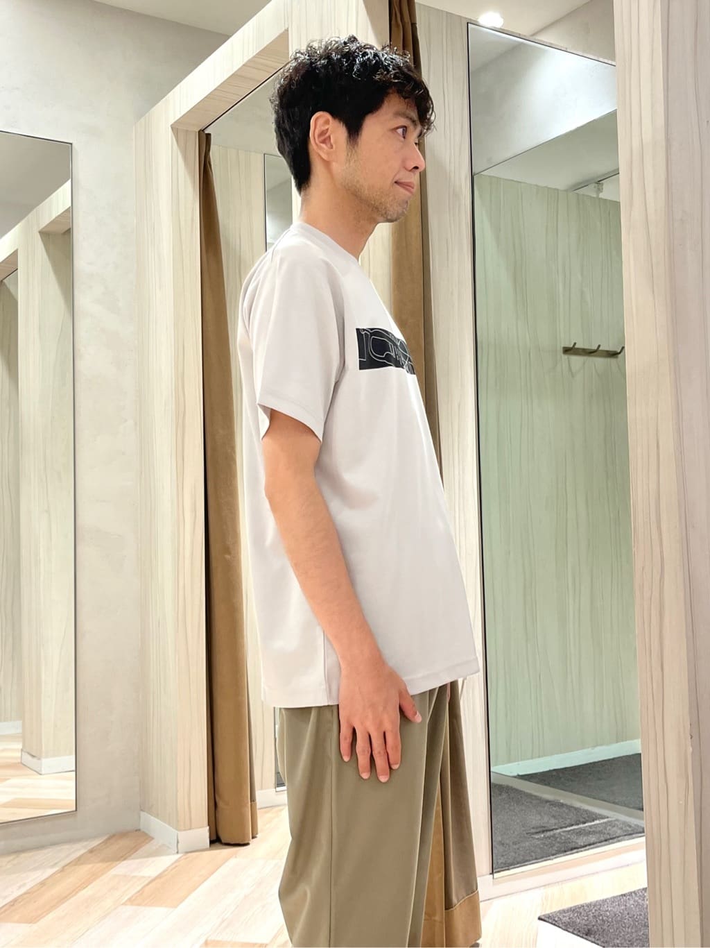 URAさんの「TAKEO KIKUCHI｜【COOL CITY WEAR】エアートール オープンカラーシャツ /接触冷感・通気性」を使ったコーディネート