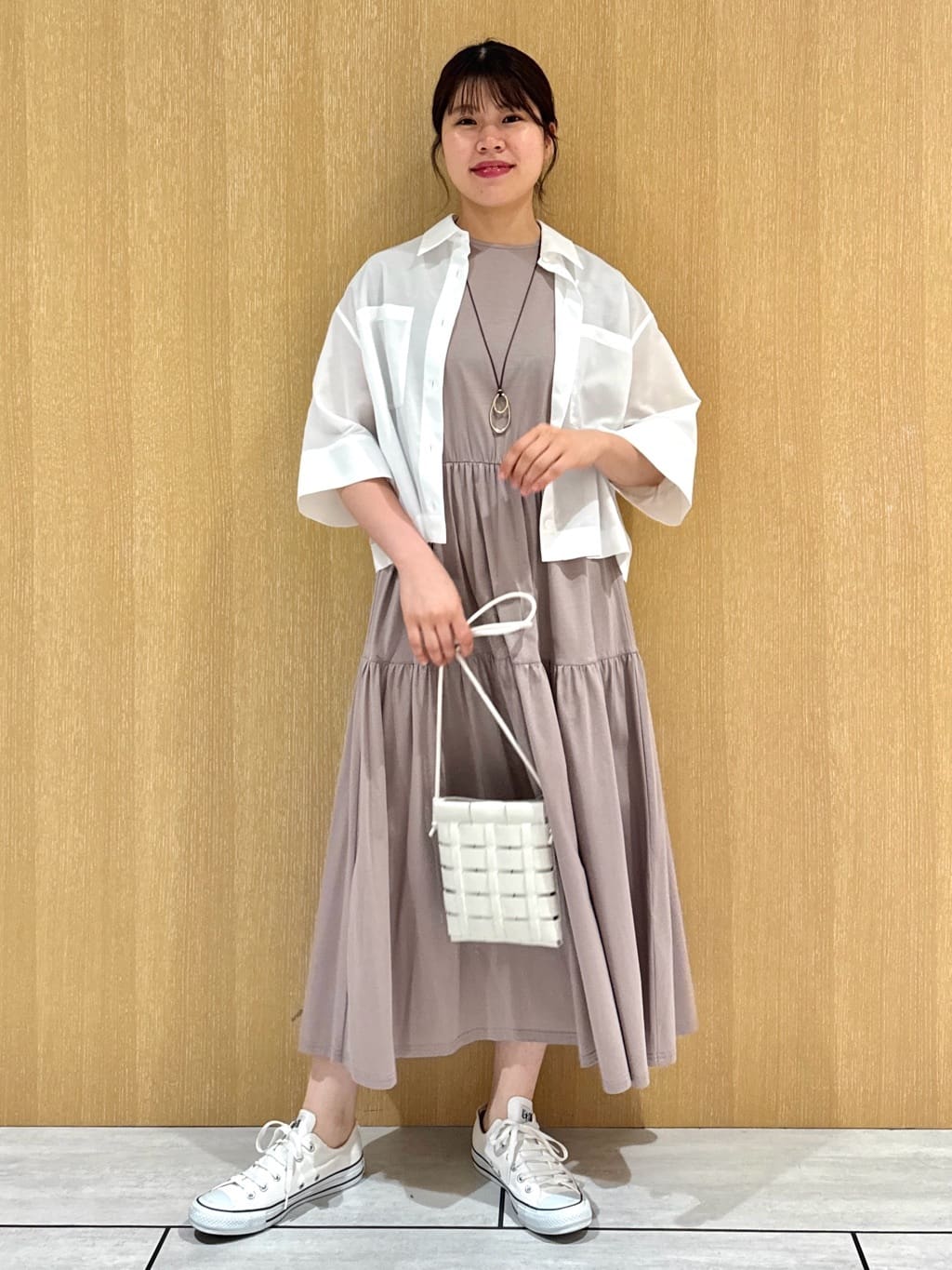 nanaさんの「UNTITLED｜【前開き/洗える】ショート丈シアーシャツ」を使ったコーディネート