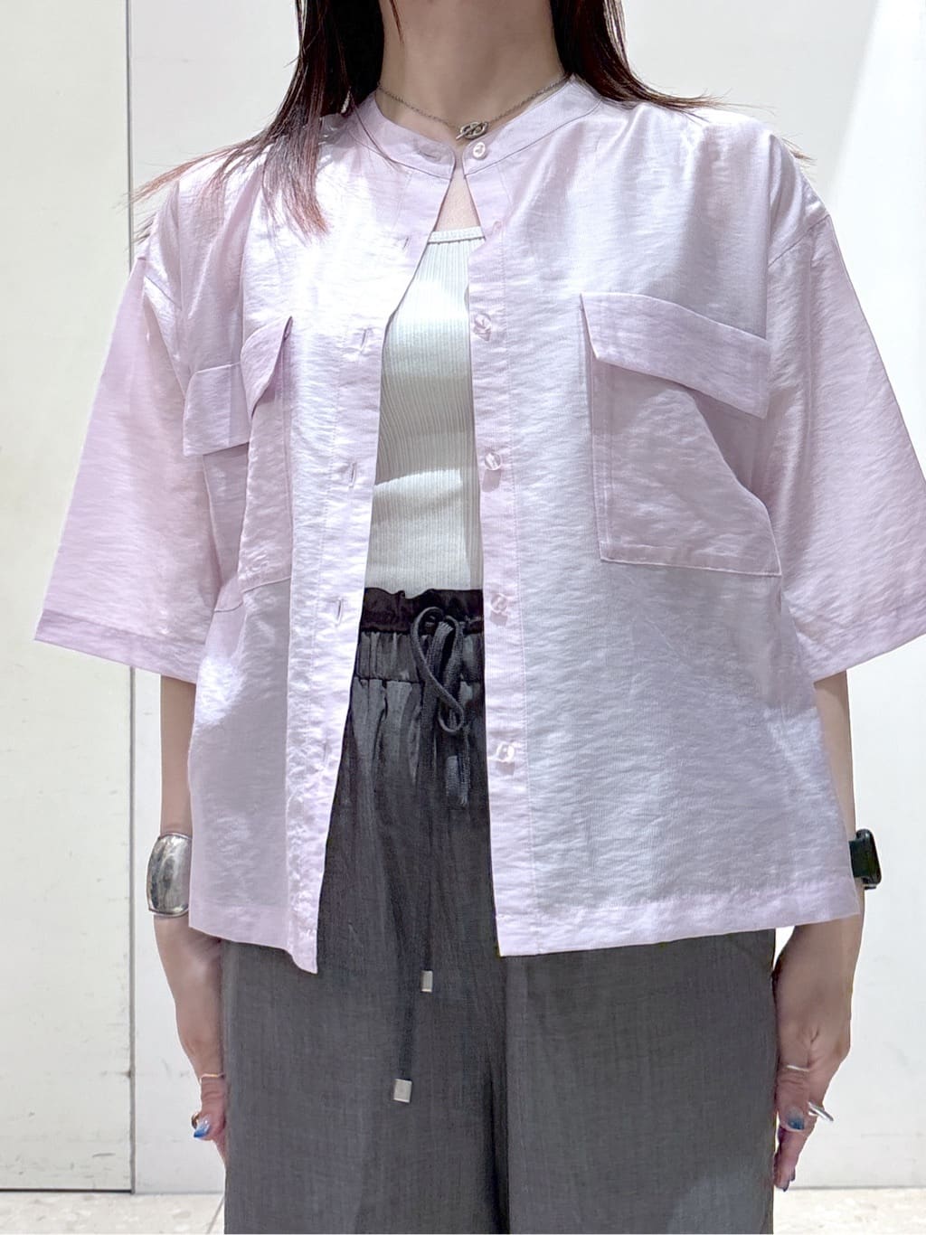 mameさんの「OPAQUE.CLIP｜シアーダブルポケットシャツ【洗濯機洗い可】」を使ったコーディネート