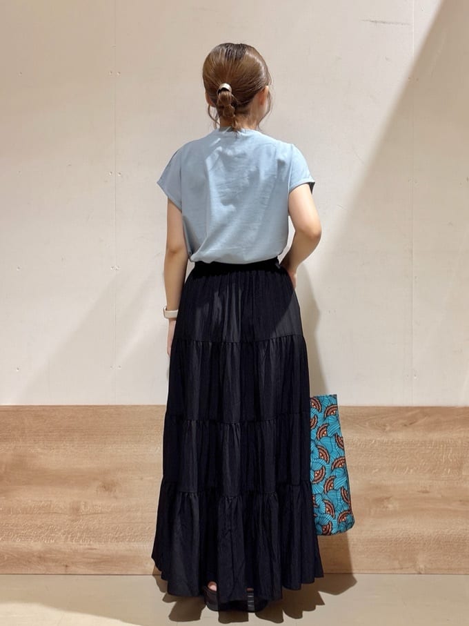 るねさんの「SHOO･LA･RUE｜【S-LL/汗ジミ軽減/ひんやり/UV】インせず着られる フレンチスリーブTシャツ」を使ったコーディネート