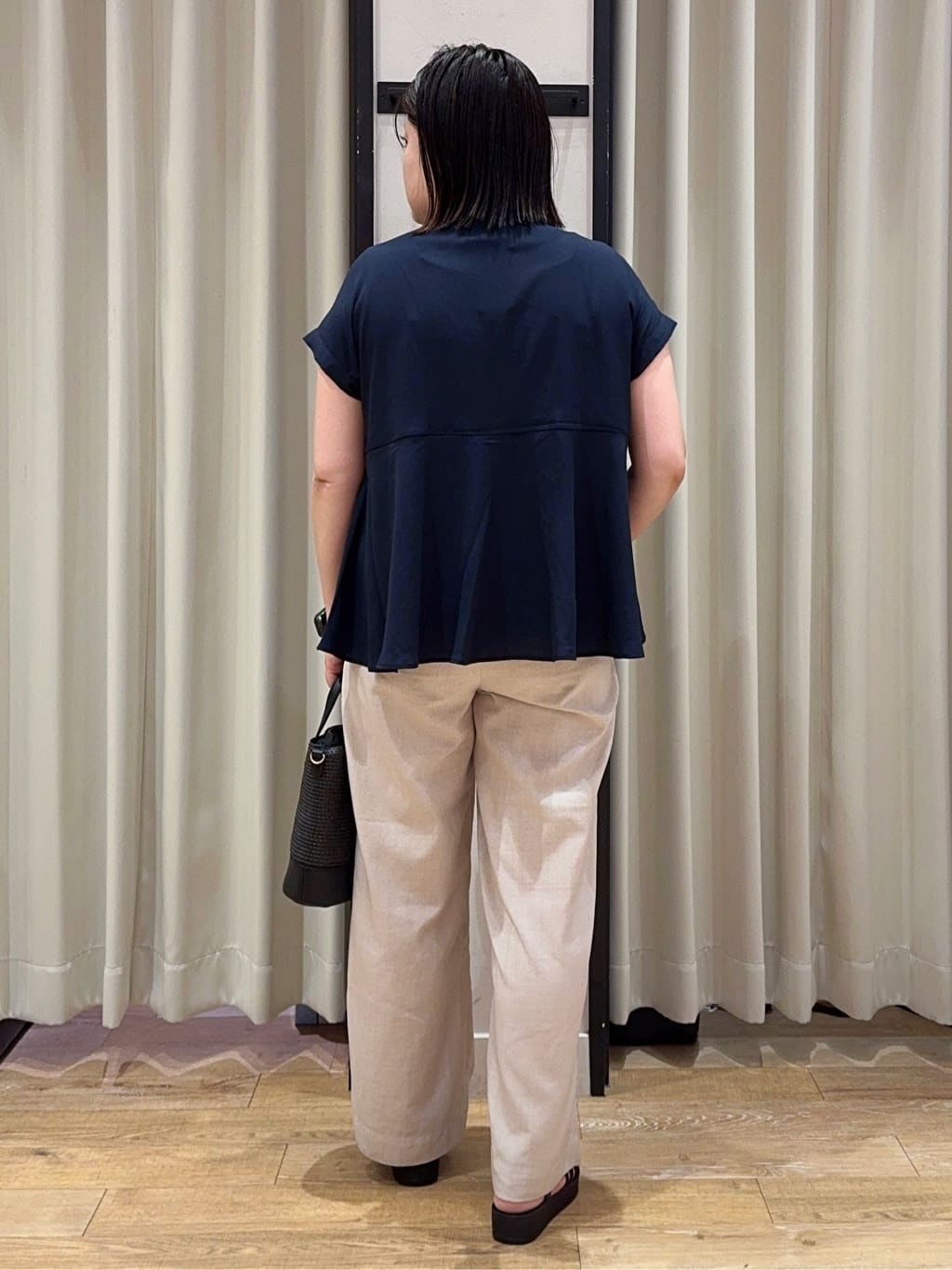 SoRAoさんの「grove｜ロープベルトで差がつく 洗練リラックスパンツ」を使ったコーディネート