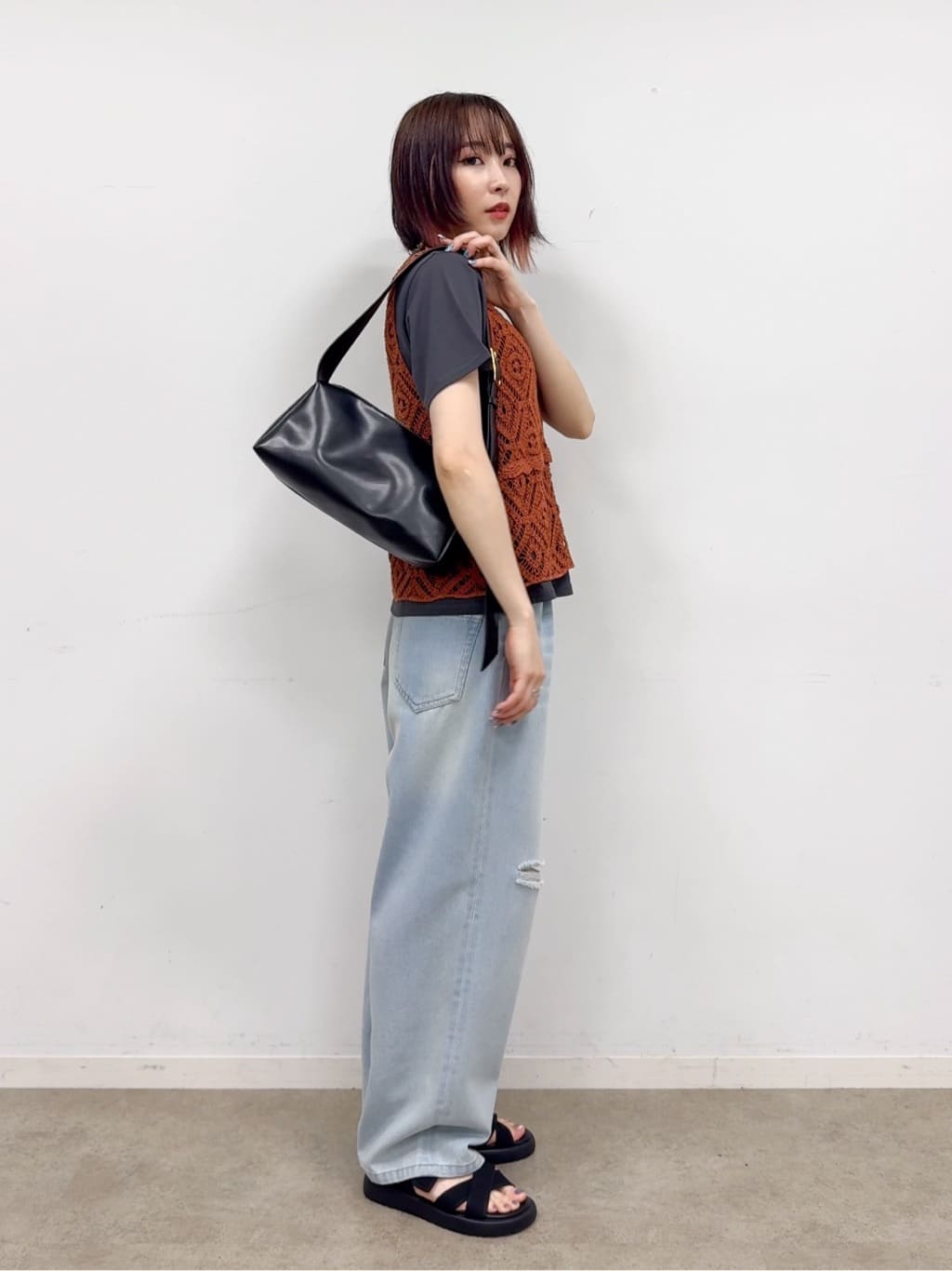 𝐜𝐡𝐢𝐤𝐚さんの「SHOO･LA･RUE｜【S-LL/ひんやり/汗ジミ軽減/UVカット】グラフィックアソートTシャツ」を使ったコーディネート