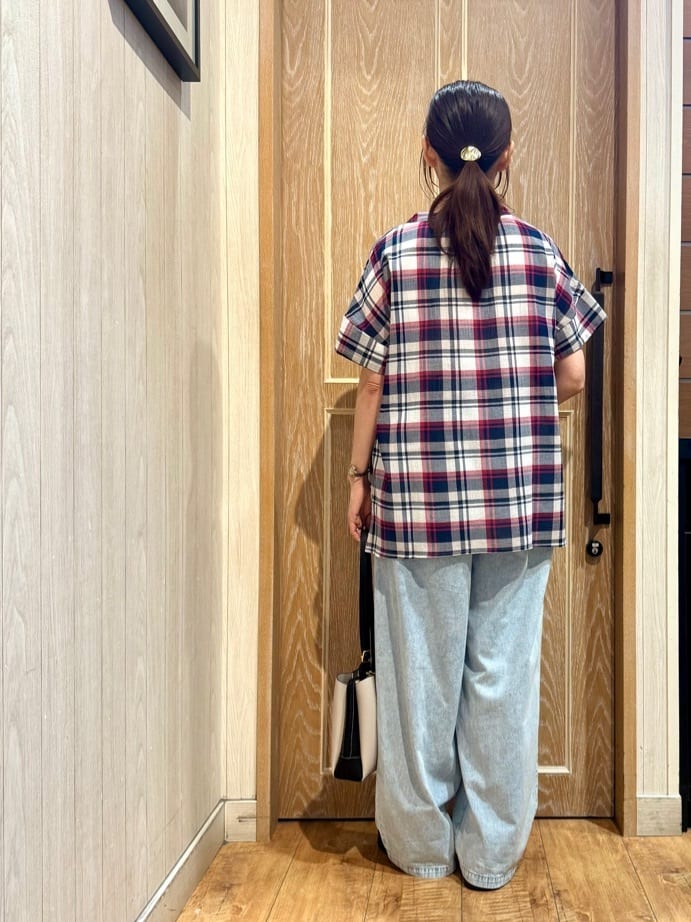 KAORIさんの「SHOO･LA･RUE｜【S-LL】きれいに体型カバー さらシャリコットン スキッパーシャツ」を使ったコーディネート