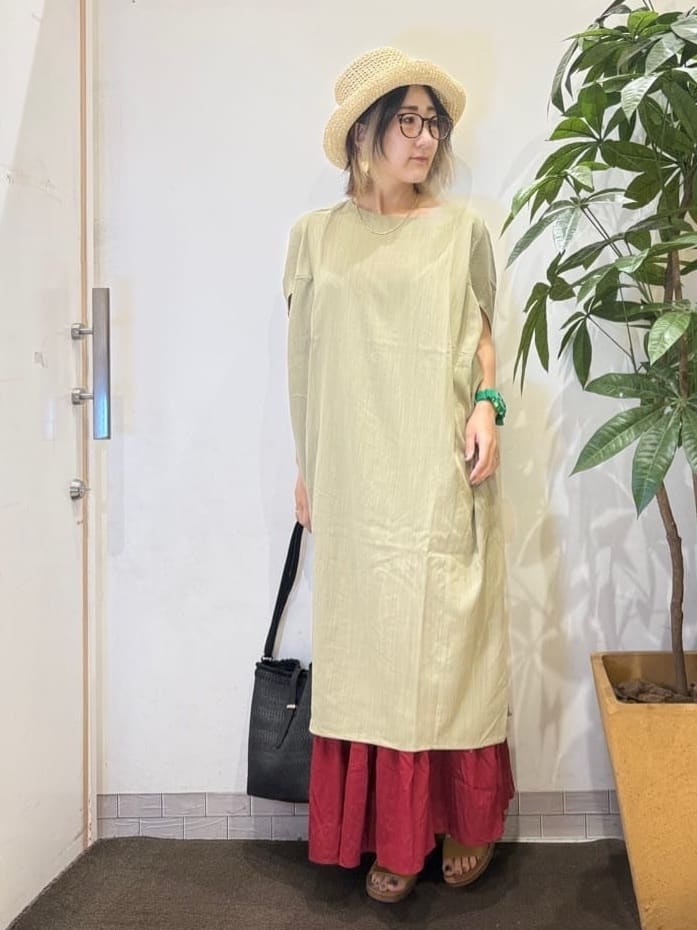 misakiさんの「SHOO･LA･RUE｜【S-LL】楽にサマ見え コクーンシルエットの涼やかワンピース」を使ったコーディネート