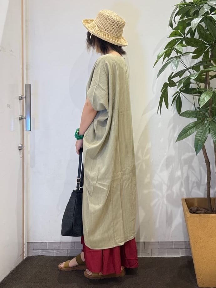 misakiさんの「SHOO･LA･RUE｜【S-LL】楽にサマ見え コクーンシルエットの涼やかワンピース」を使ったコーディネート