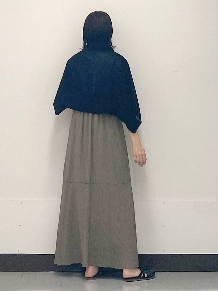 ikueさんの「INDIVI｜【洗える／シアーストライプ】ロング丈着流しカーディガン」を使ったコーディネート