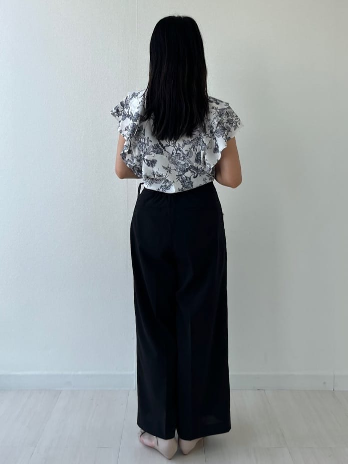 Mori Moriさんの「index｜ラップストレートパンツ【接触冷感／抗ピル／洗濯機洗い可／イージーアイロン】」を使ったコーディネート