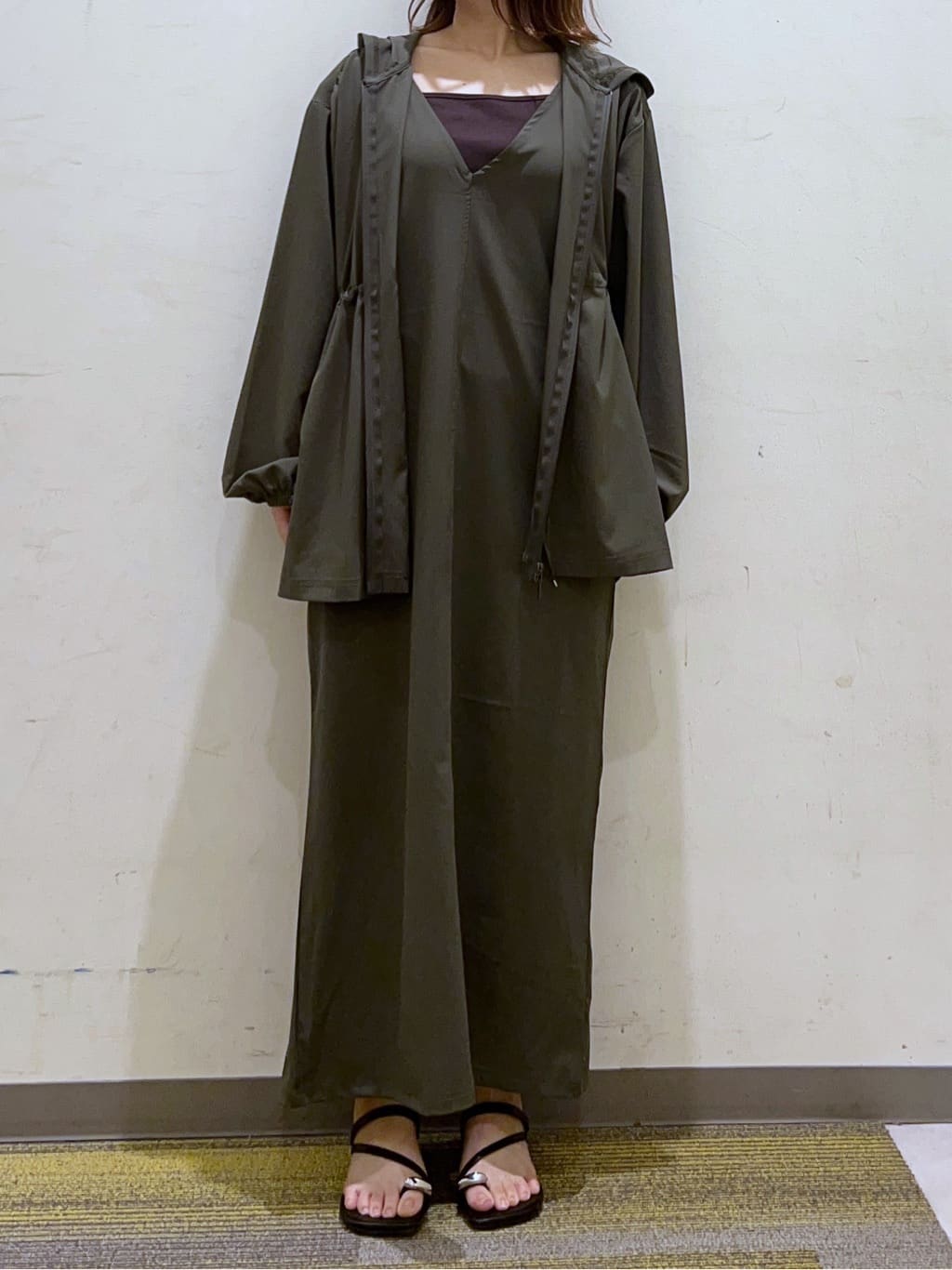 かのさんの「THE SHOP TK｜【mizugiwa/ラッシュガード】フロントジップパーカ/セットアップ可/接触冷感/UVケア/洗濯機」を使ったコーディネート