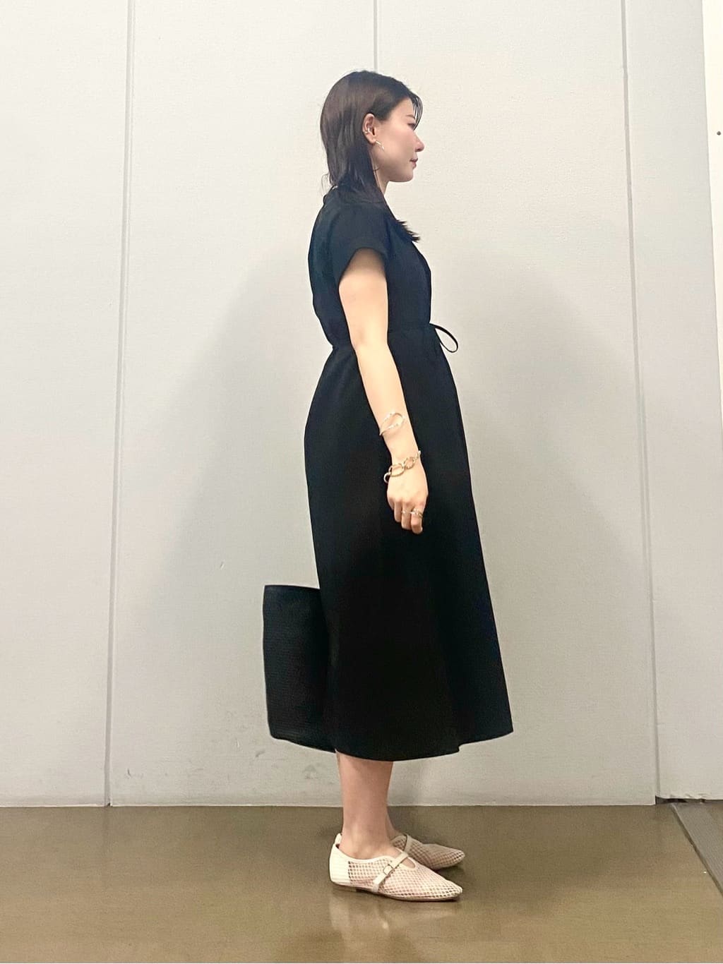 misakiさんの「INDIVI｜【洗える／UVケア／SETUP可能】ドロストワイドパンツ」を使ったコーディネート