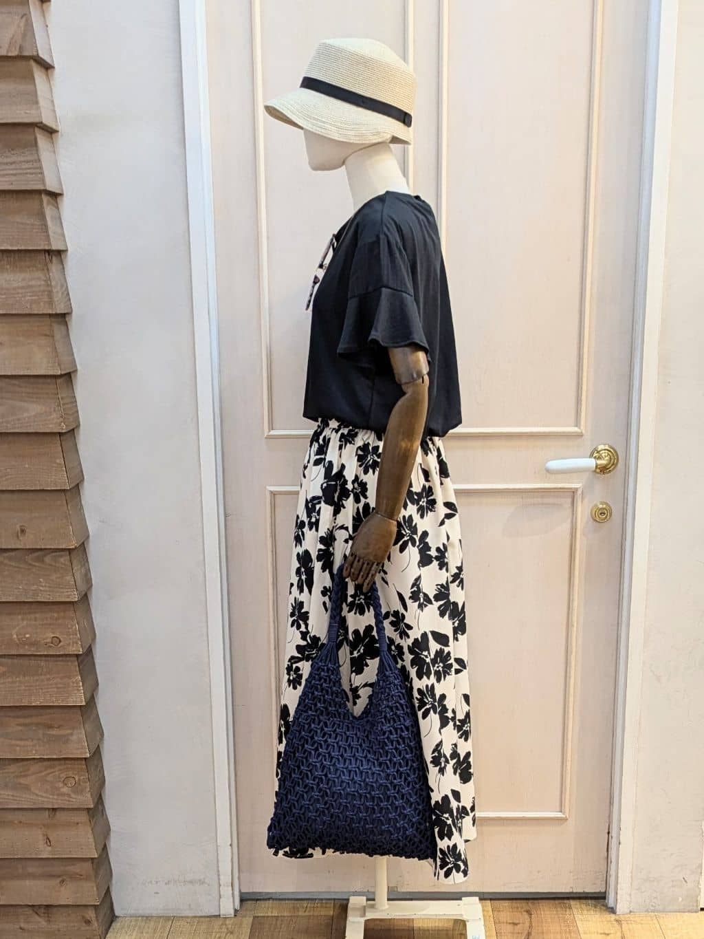 kawaさんの「SHOO･LA･RUE｜【高レビュー/着丈選べる】華やかさをプラスする アソートロングスカート」を使ったコーディネート