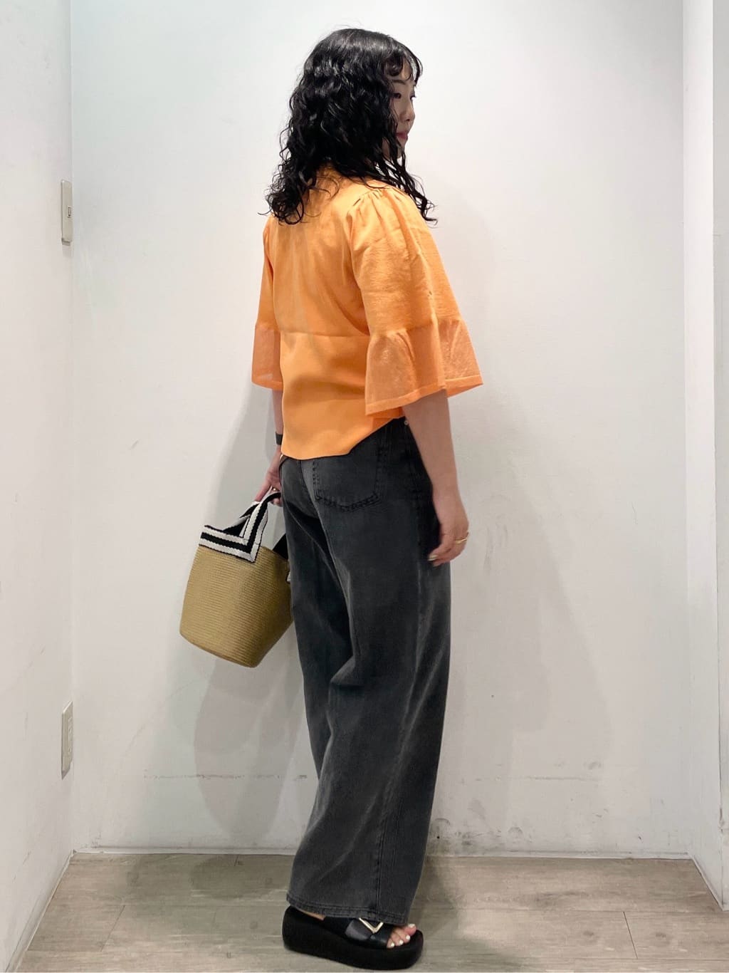 sumicaさんの「OPAQUE.CLIP｜《5色展開》シアーフレアスリーブニット【洗濯機洗い可】」を使ったコーディネート