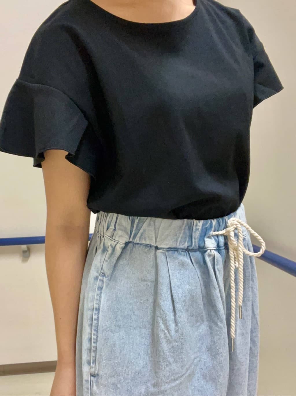 あもさんの「SHOO･LA･RUE｜【汗ジミ防止/ひんやり/UV】フリルスリーブTシャツ」を使ったコーディネート