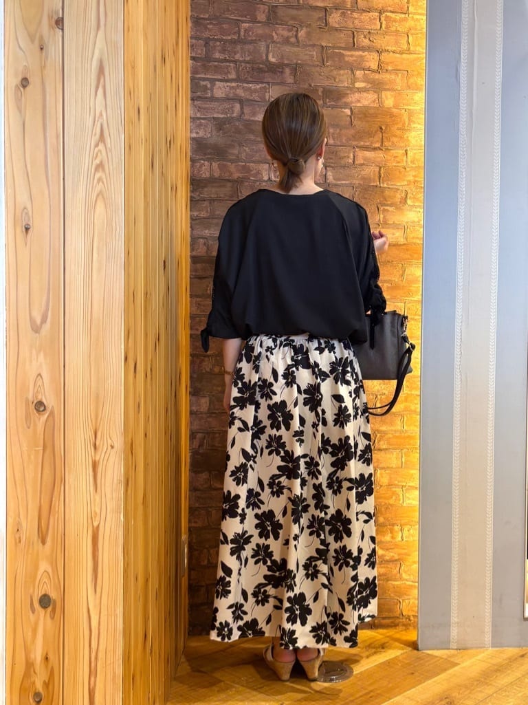 mieさんの「SHOO･LA･RUE｜【S-LL】お袖デザインが華やか はしごレースチュニック」を使ったコーディネート