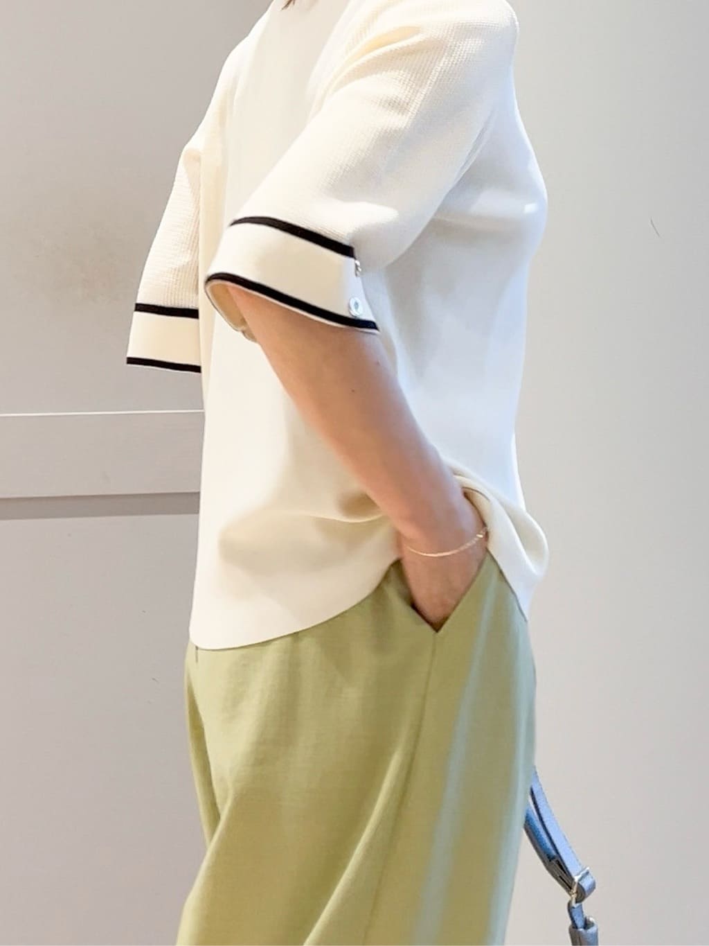 yamakoさんの「grove｜ラウンドメタルバングル」を使ったコーディネート