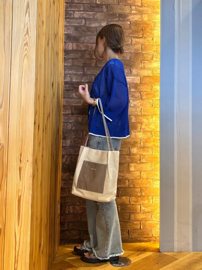 mieさんの「SHOO･LA･RUE｜【ひんやり/S-LL】ストレッチフレアデニム」を使ったコーディネート