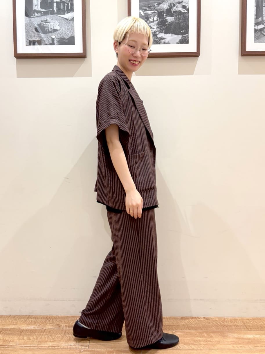 Ayumiさんの「SHOO･LA･RUE｜【S-LL】夏のレイヤードコーデに さらりと着られるメッシュジレ」を使ったコーディネート