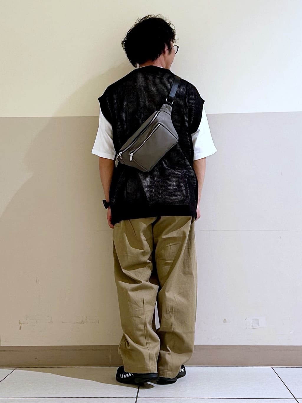 KENJI Iさんの「THE SHOP TK｜ツイルチノワイドパンツ」を使ったコーディネート