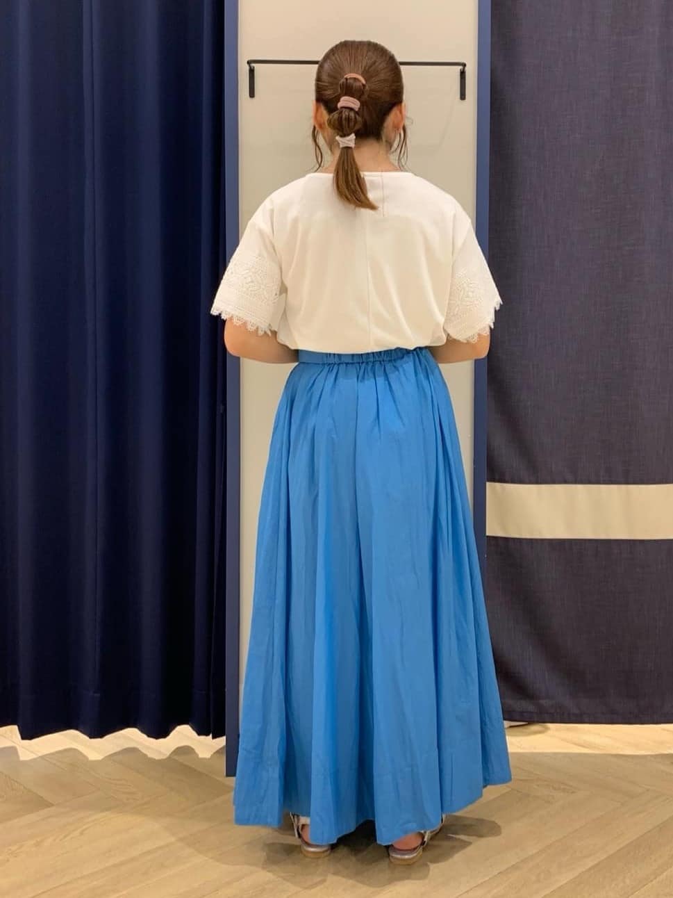mokaさんの「grove｜【洗える/二の腕カバー】上品なレースで叶える、きちんと見えの夏Tシャツ」を使ったコーディネート