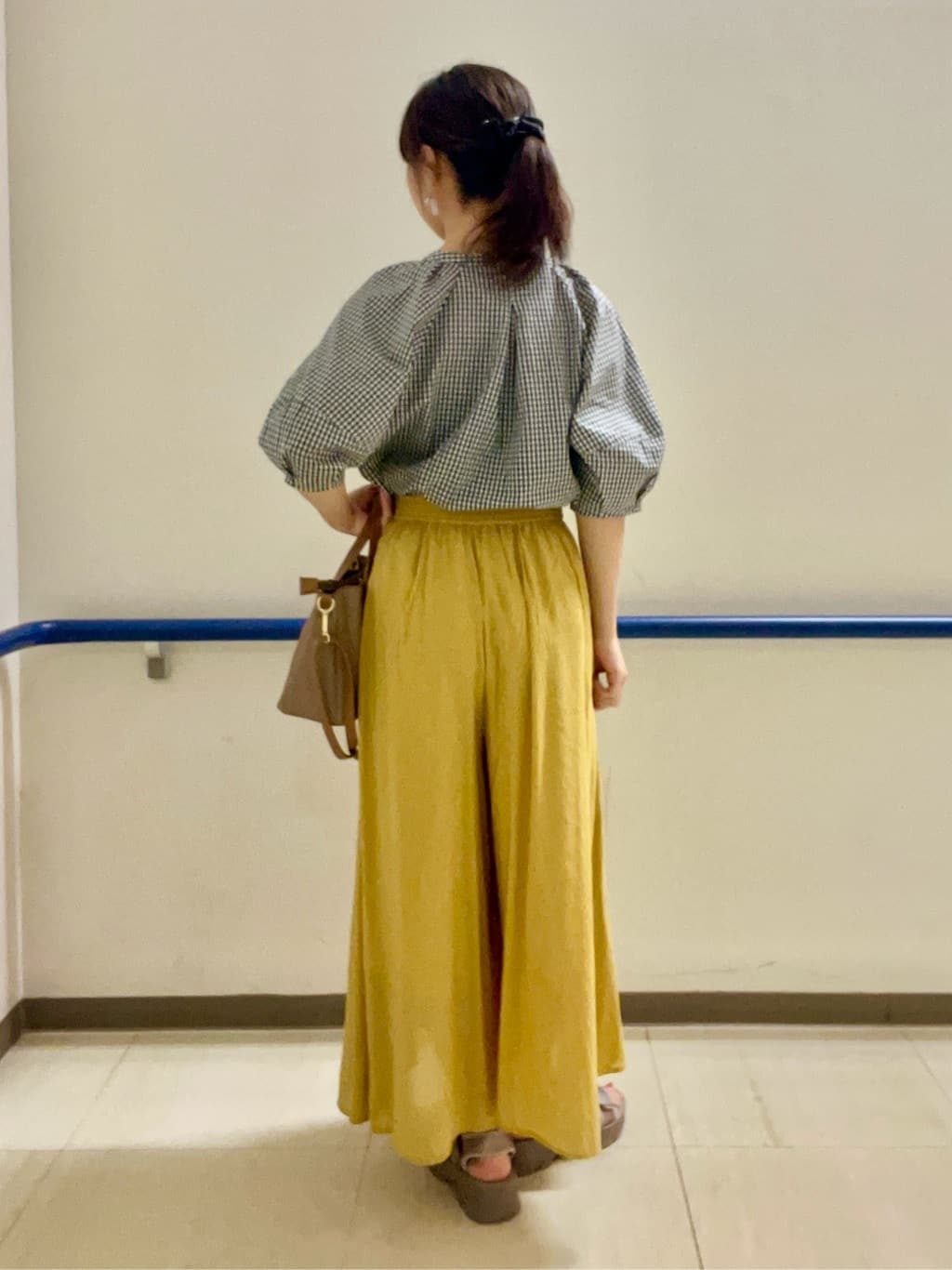 あもさんの「SHOO･LA･RUE｜【S-LL/裏地ひんやり】エアリーで涼やか 大人のシアースカーチョ」を使ったコーディネート
