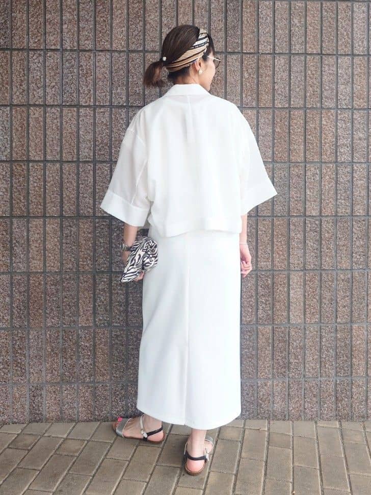 MUTSUKOさんの「UNTITLED｜【前開き/洗える】ショート丈シアーシャツ」を使ったコーディネート