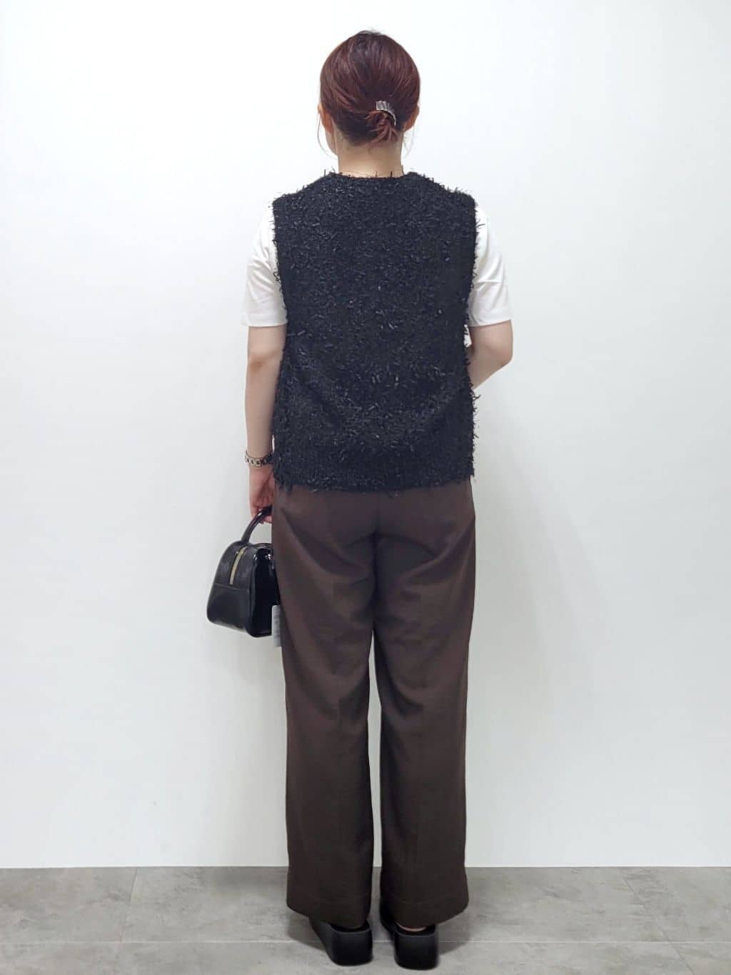 kinaさんの「index｜スパンコール刺繍ロゴTシャツ【洗濯機洗い可／接触冷感／UVケア】」を使ったコーディネート