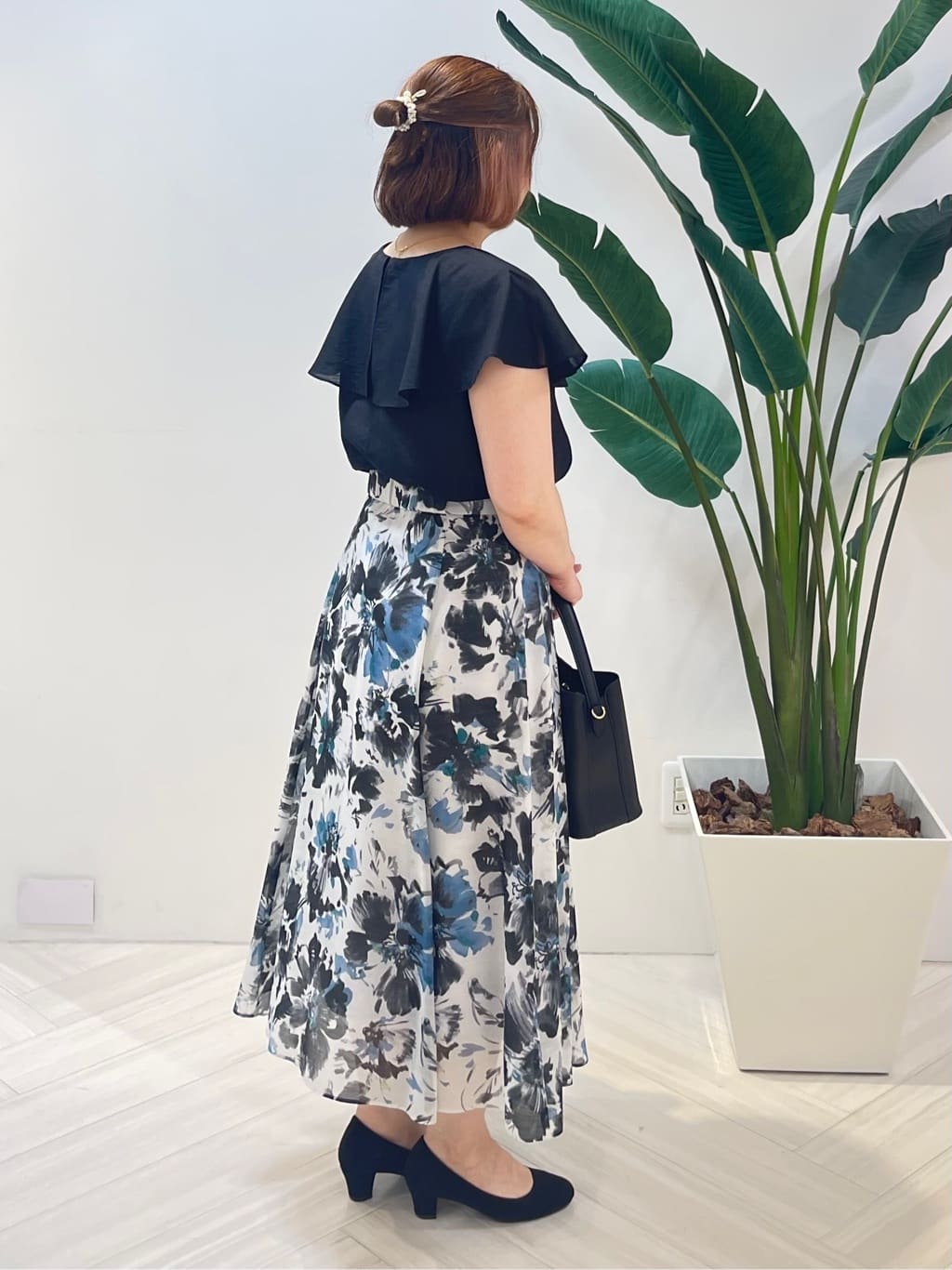 Tomoさんの「UNTITLED｜【きれいめ/洗える/フリル】ラッフルシアーブラウス」を使ったコーディネート