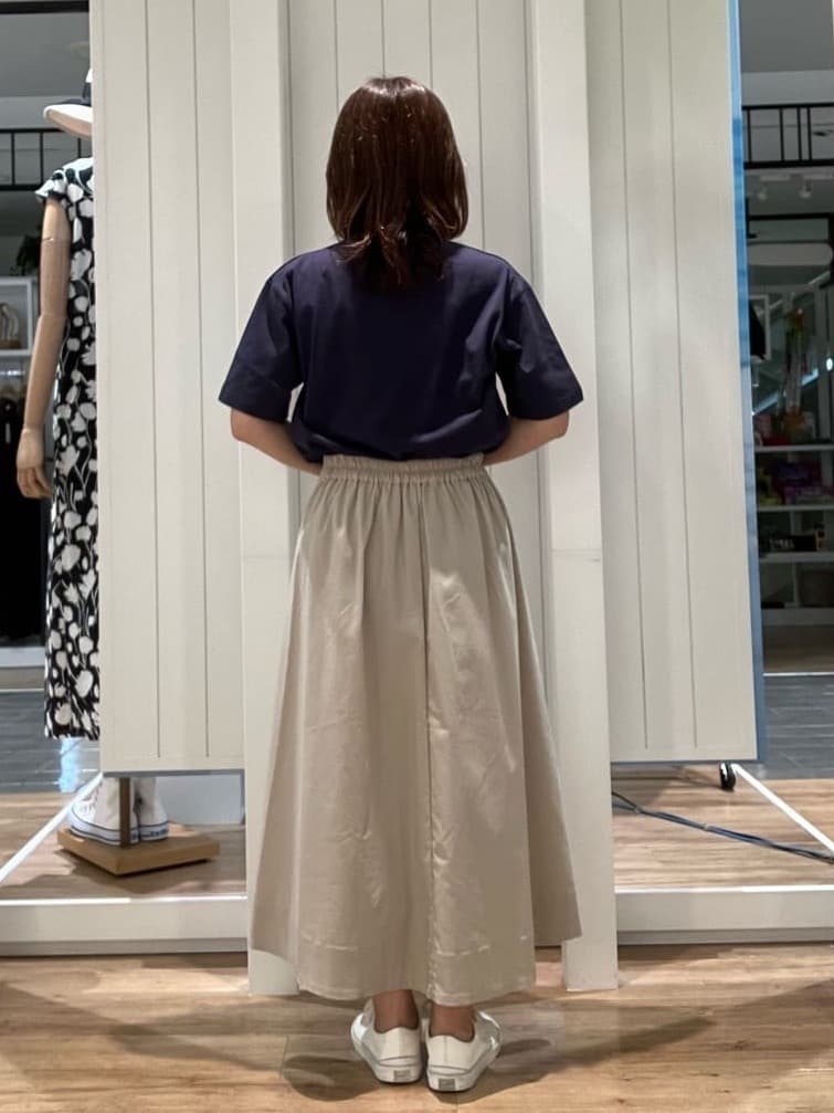 Fujitaさんの「Dessin｜ロゴ刺繍Tシャツ」を使ったコーディネート