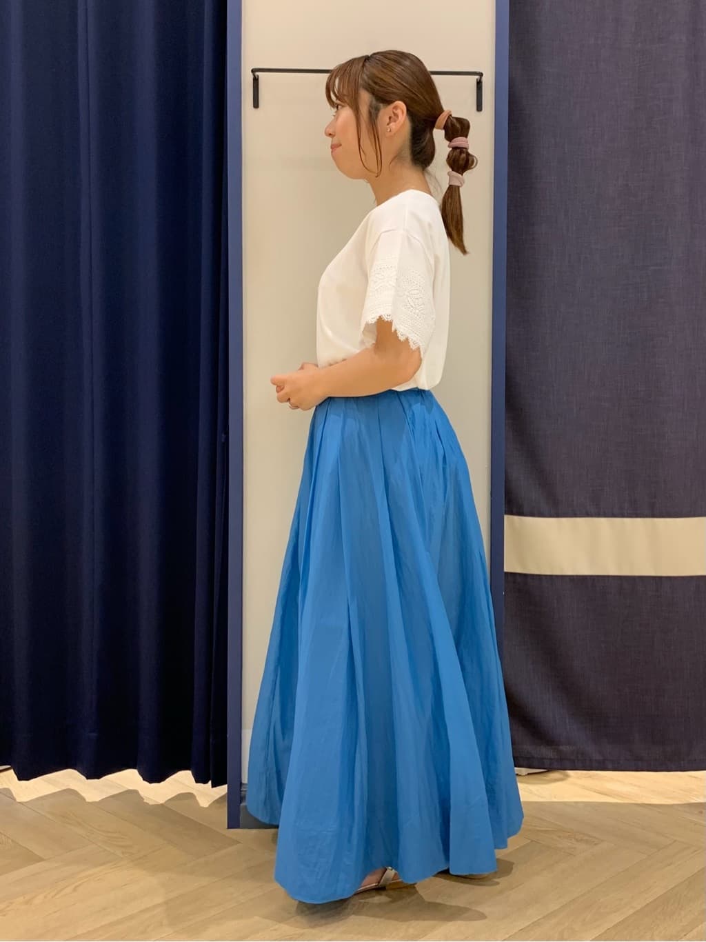 mokaさんの「grove｜【洗える/二の腕カバー】上品なレースで叶える、きちんと見えの夏Tシャツ」を使ったコーディネート
