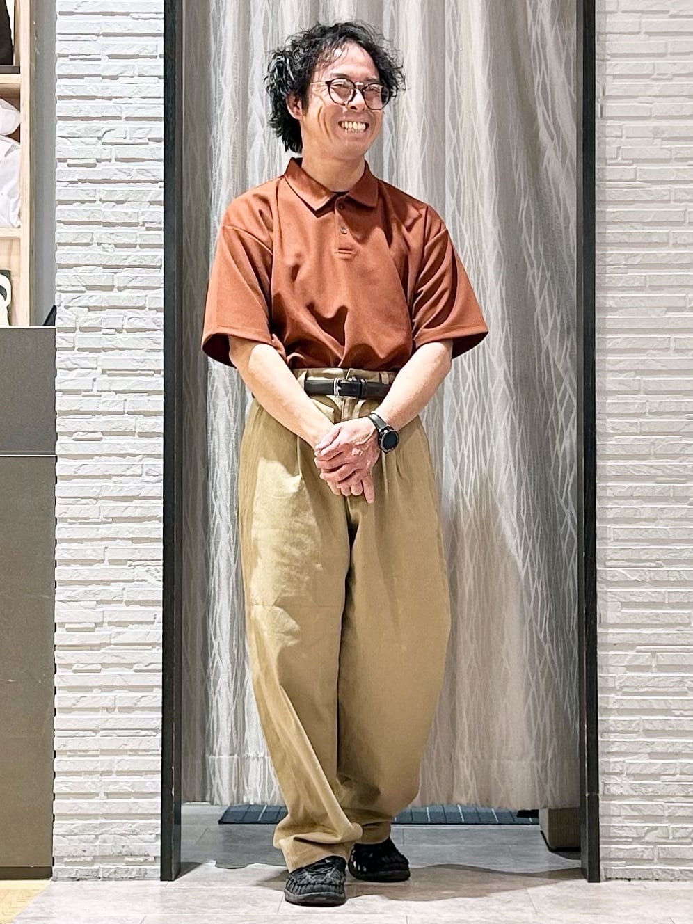 KENJI Iさんの「THE SHOP TK｜ドライタッチカノコポロシャツ 洗濯機OK」を使ったコーディネート