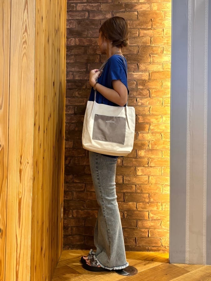 mieさんの「SHOO･LA･RUE｜【S-LL/ひんやり/UV】二の腕をきれいにカバー ショルダータックトップス」を使ったコーディネート