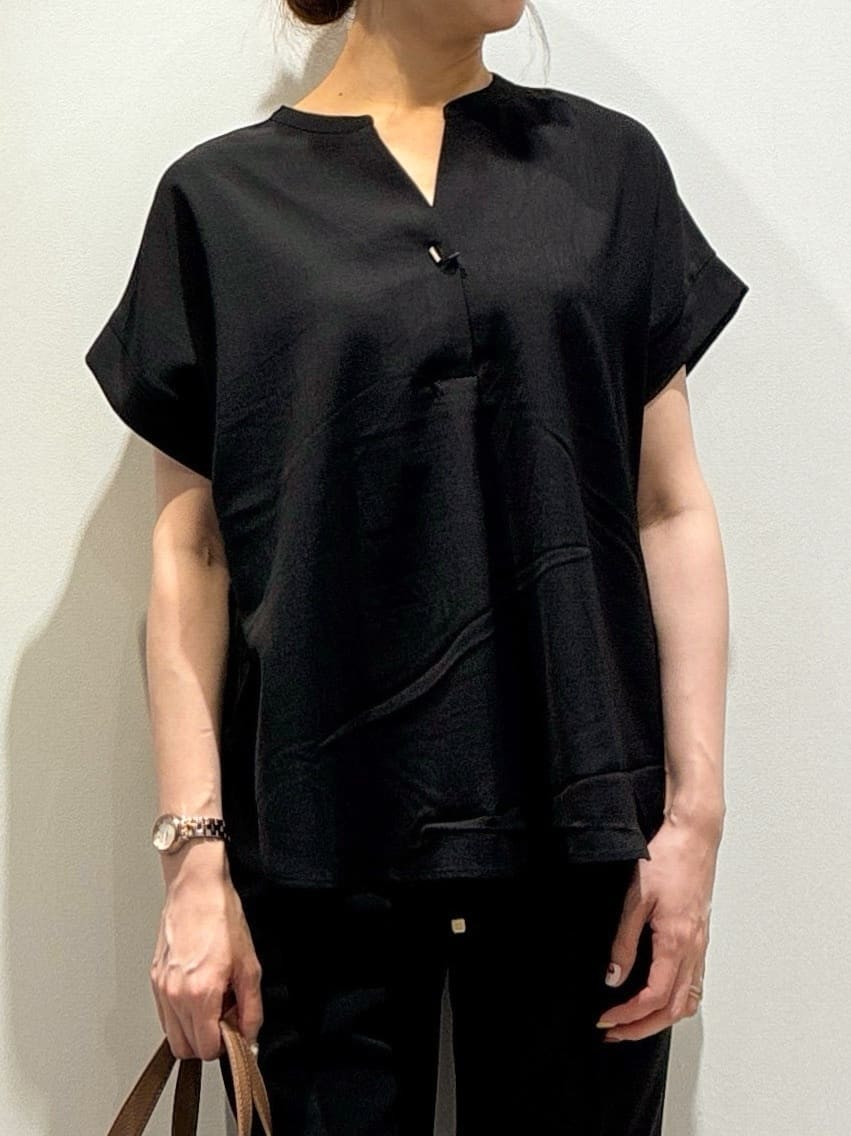 もんちゃんさんの「OPAQUE.CLIP｜《7色展開／SS-LLサイズ》ストレッチスキッパーブラウス／セットアップ対応【洗濯機洗い可／防シワ】」を使ったコーディネート