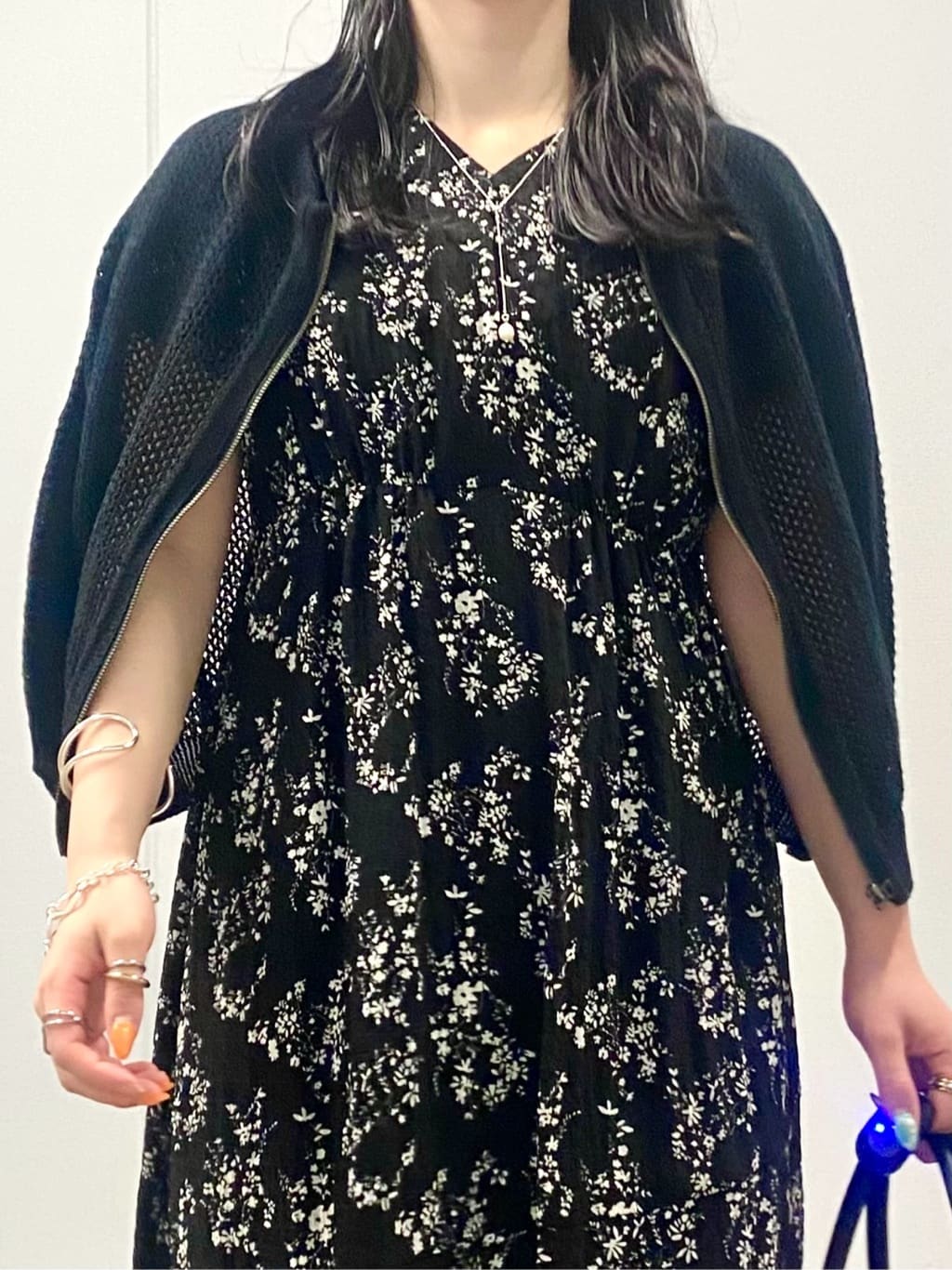 misakiさんの「INDIVI｜クロスバングル」を使ったコーディネート